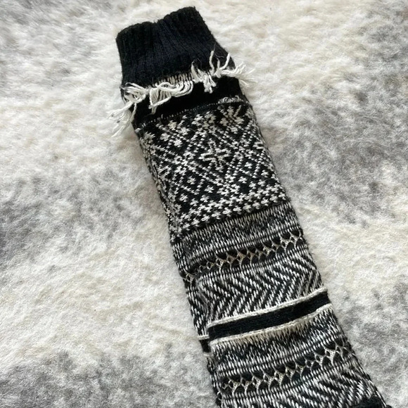 Indigo Reading  Socks - Picture 3 of 7
